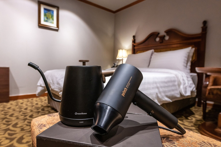Bedroom 4, New Chonji Hotel, Jung