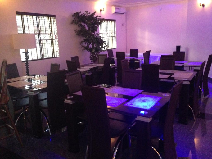 Food & Drinks 4, Amoni Apartments, Obio/Akp