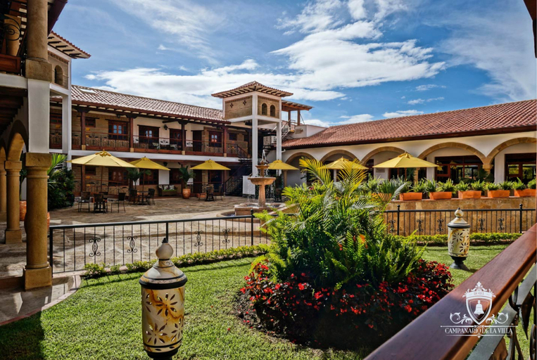 Exterior & Views