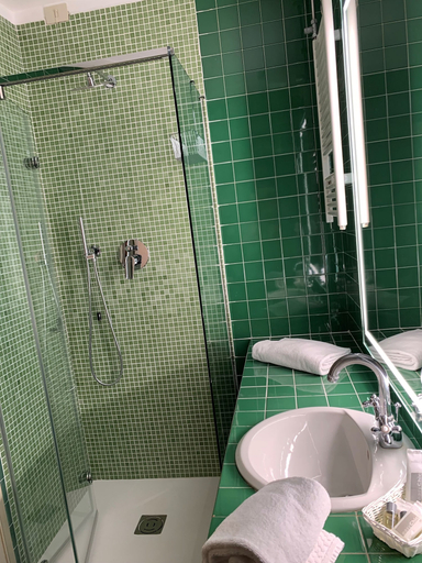 Bathroom 4, Hotel Roma, Bologna