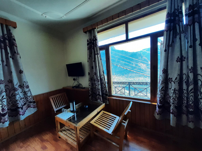 Bedroom 4, The East Ridge Cottage by Atrangiz Stays, Kullu