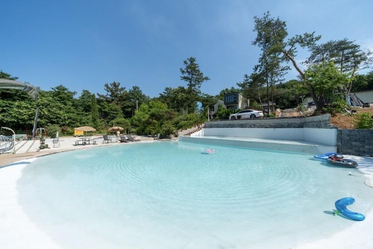 Sport & Beauty 2, Daebudo (Yeongheungdo) Grove Resort, Ongjin