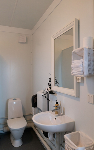 Bathroom 4, Aurora Igloo South, Djúpárhreppur