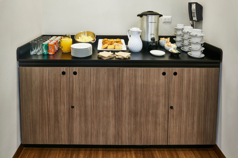 Food & Drinks 5, City Express Suites by Marriott Tijuana Rio, Tijuana