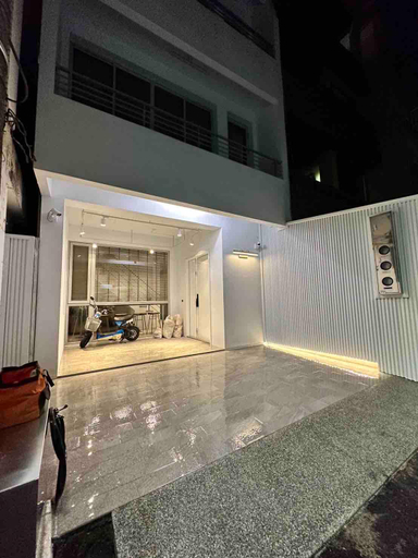 Exterior & Views 1, Her true 閤厝/上下舖/近市區/近大東夜市/超大投影螢幕, Tainan