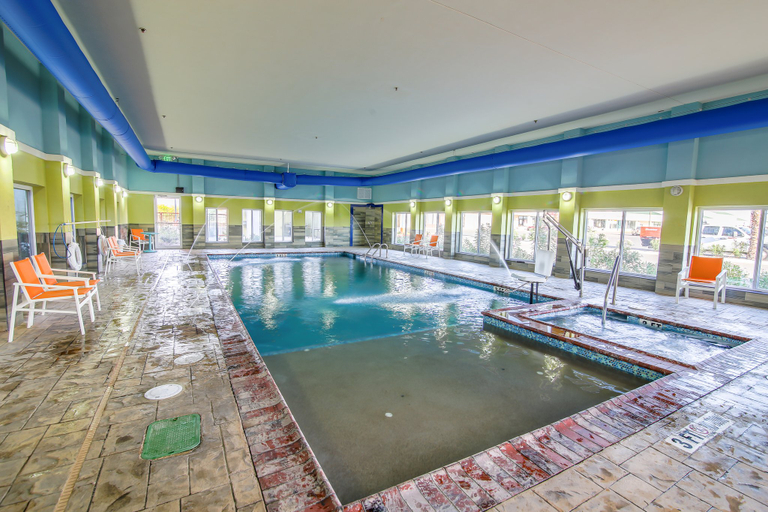 Sport & Beauty 5, Holiday Inn Express & Suites RAYMONDVILLE, Willacy