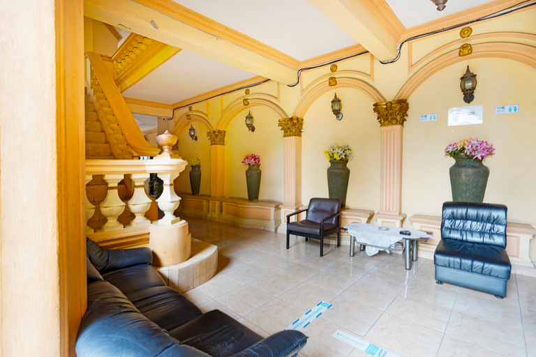 Lobby 2, Oyo 91390 Kost Grand Royal Elite, Surabaya