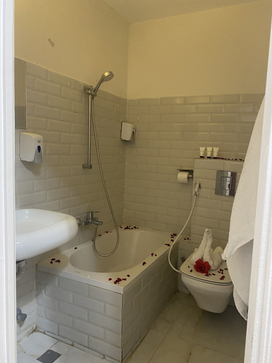 Bathroom, La Vida Hotel, 'Abdin