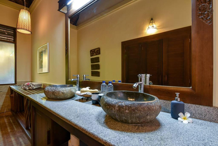 Bathroom 5, Beachfront Villa Semadhi Pemuteran, Buleleng