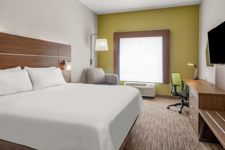 Bedroom 3, Holiday Inn Express & Suites GRAHAM, Young