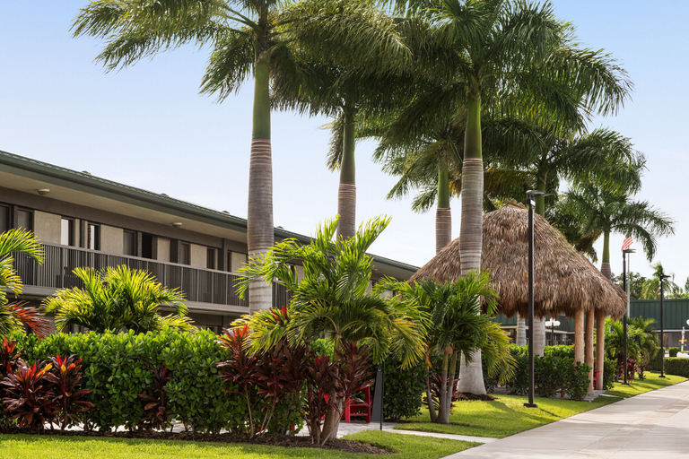 Exterior & Views 2, Ramada by Wyndham Sarasota Waterfront, Manatee