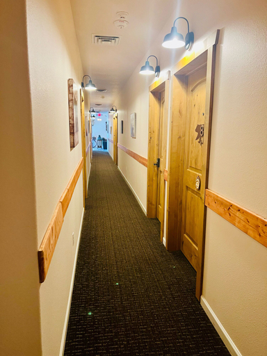 Others 4, Grizzly Lodge Motel, Kootenai