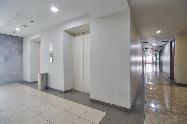 Exterior & Views, Apartment Green Lake Ciputat By Celebrity Room, South Tangerang