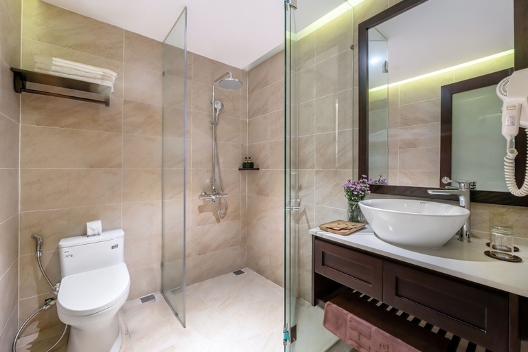 Bathroom 4, Villa Soleil Hoi An, Da Nang
