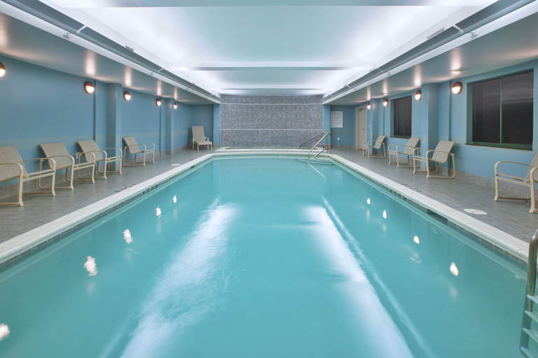 Sport & Beauty 2, Holiday Inn Express & Suites ROCHESTER-VICTOR, Ontario