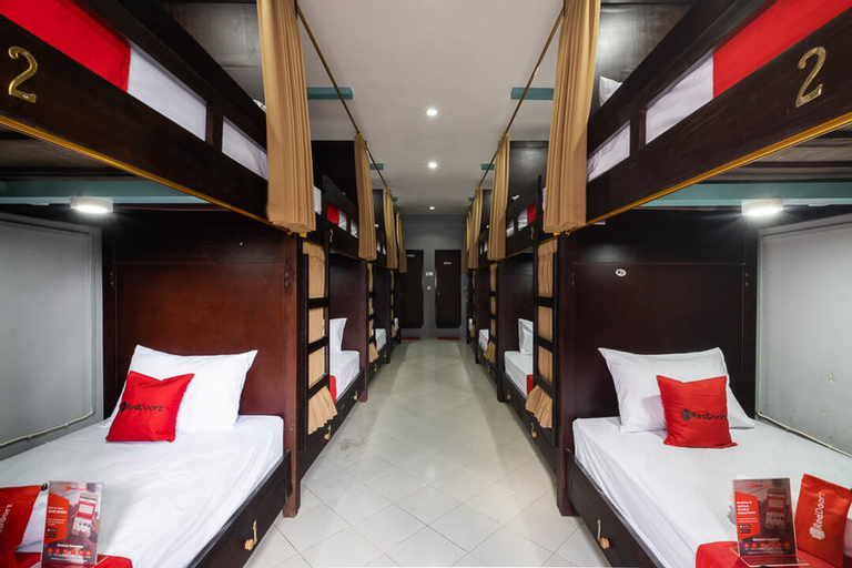 Bedroom, RedDoorz Hostel near Trans Studio Mall, Badung