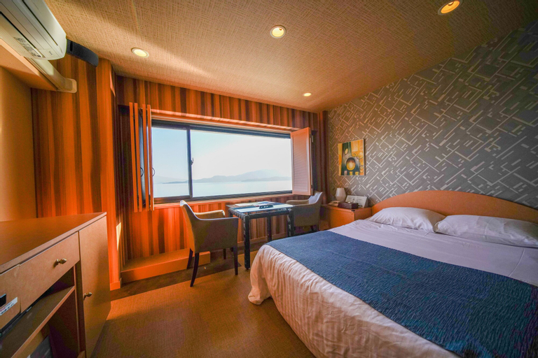 Bedroom 13