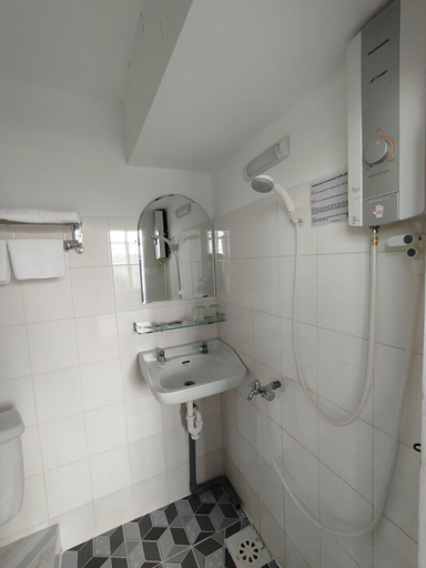 Bathroom 3, Sao Mai Guesthouse, Hà Tiên