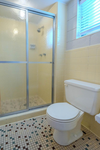 Bathroom 3, The Grand Regal Resort, Bladen