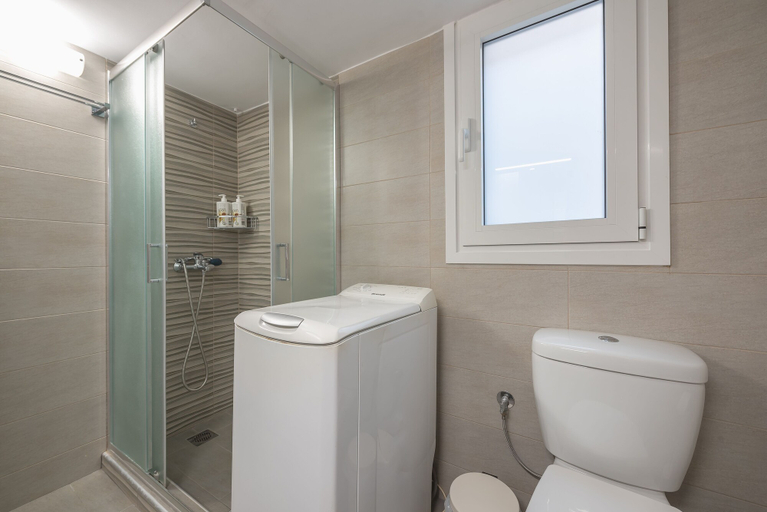 Bathroom 3, Live As A Greek in Athena, Attica