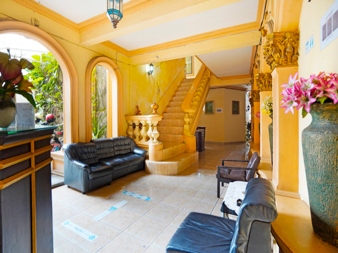Lobby 3, Oyo 91390 Kost Grand Royal Elite, Surabaya