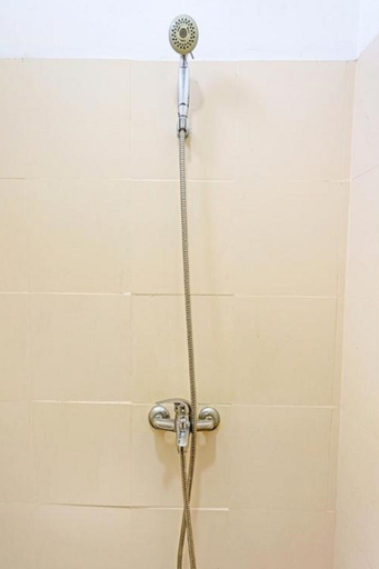 Bathroom 4, Collection O 91499 John Lebron House, Batam