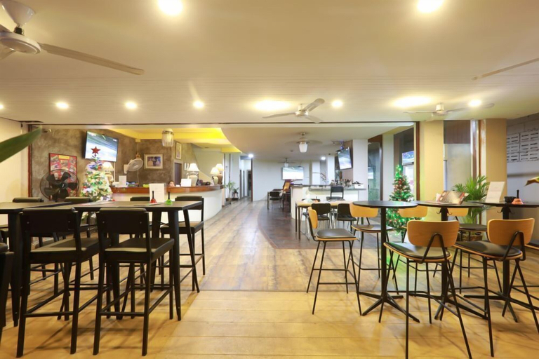 Food & Drinks 5, Pasadena Lodge, Pattaya