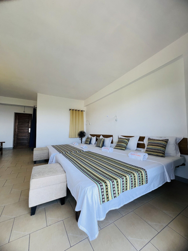 Bedroom 3, Hotel Ambatoloaka, Diana