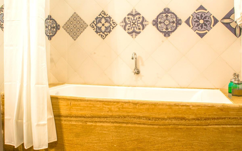 Bathroom 3, Porsu, South Goa