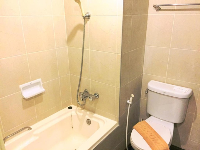 Bathroom 5, Tanawit Hotel Hua Hin, Hua Hin
