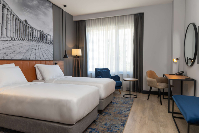 Bedroom 2, Radisson Blu Hotel, Amman Galleria Mall, Amman