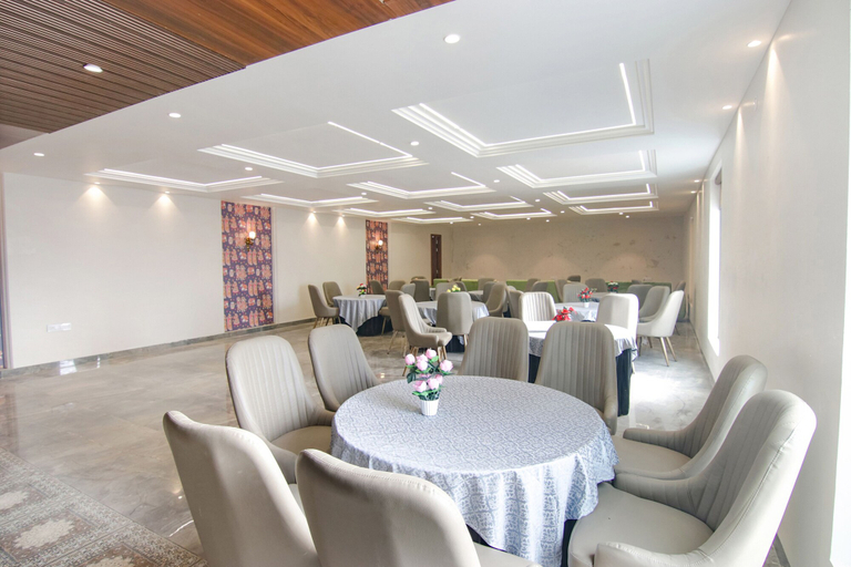 Food & Drinks 3, Fabhotel Prime Royal Court, Ludhiana