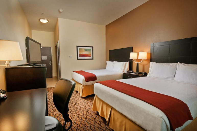 Bedroom 3, Holiday Inn Express & Suites PEARSALL, Frio
