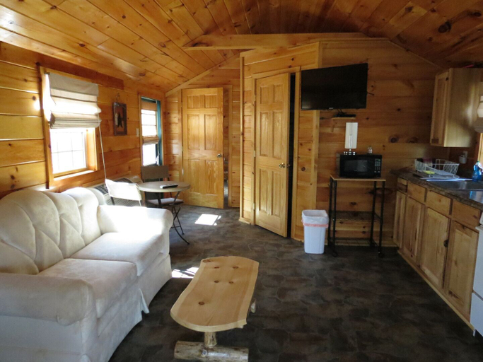 Others 5, Creekside Resort, Bedford