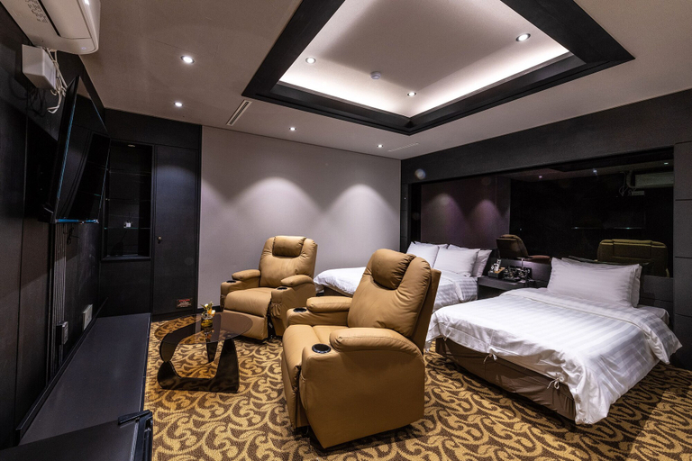 Bedroom 3, New Chonji Hotel, Jung
