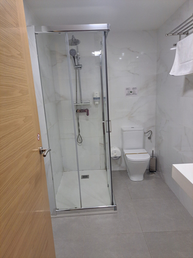 Bathroom 3, Hotel Roquiño, Pontevedra