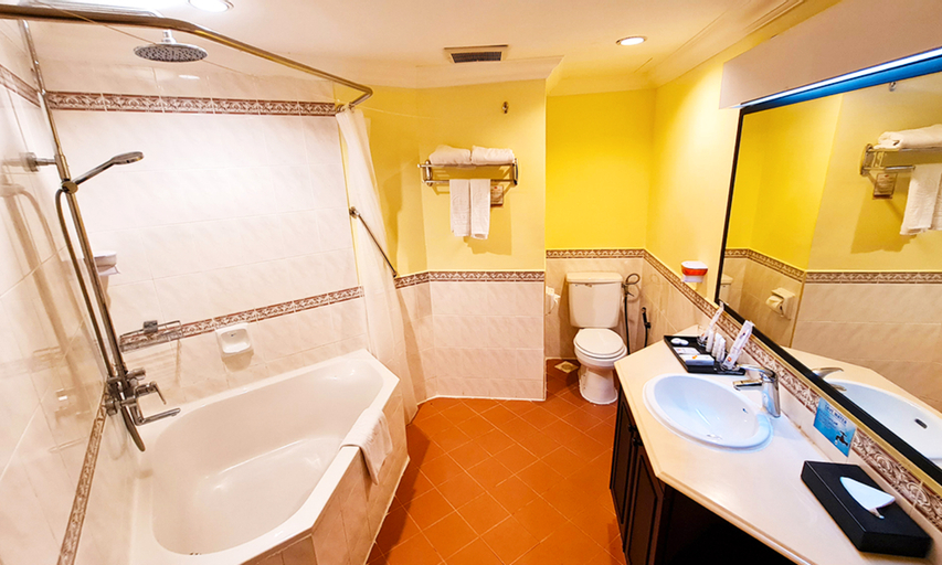 Bathroom 15