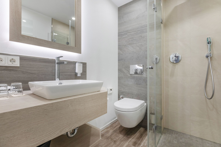 Bathroom 5, Hotel Bellevue, Marburg-Biedenkopf