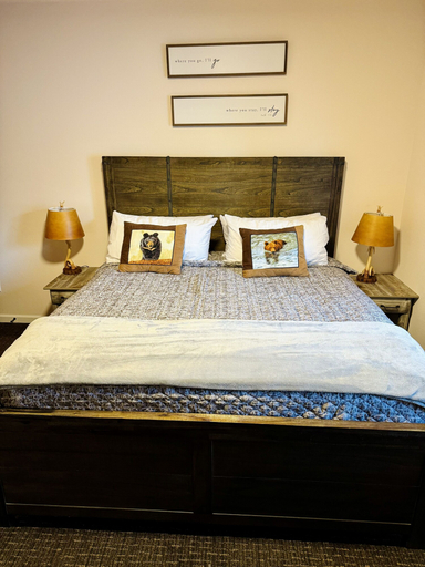 Bedroom 2, Grizzly Lodge Motel, Kootenai