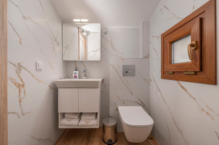 Bathroom 4, Esperanza Villas, Central Macedonia
