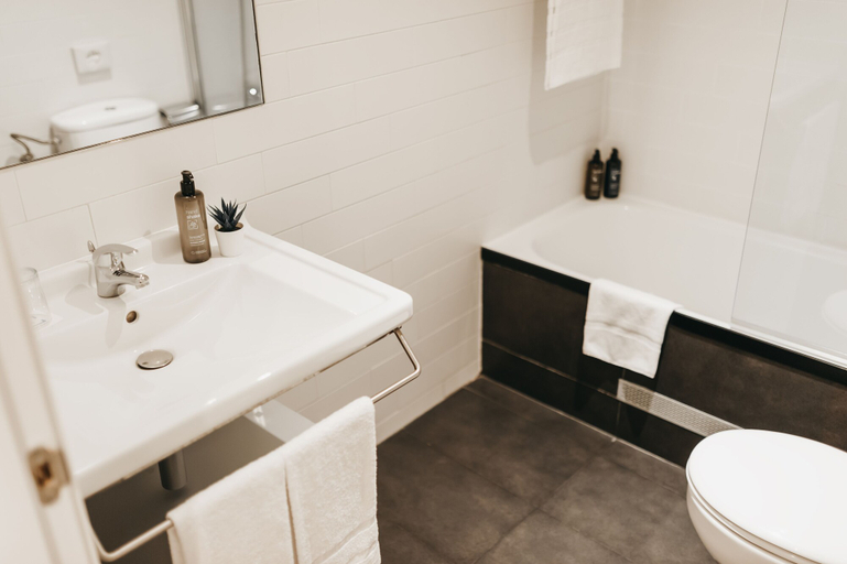 Bathroom 4, Oriente Atiram, Barcelona