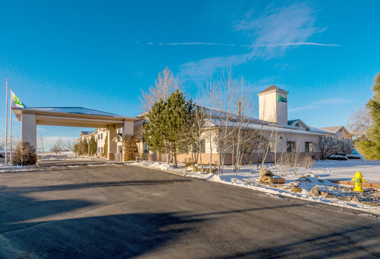 Exterior & Views 2, Holiday Inn Express & Suites RATON, Colfax