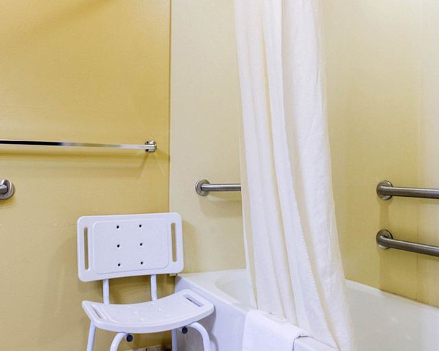 Bathroom 4, MainStay Suites Minot, Ward