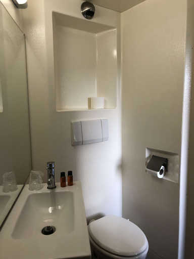 Bathroom 3, Kyriad Direct Agen-Castelculier, Lot-et-Garonne