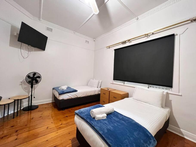 Bedroom 3, huge house with salt pool and spa, Adelaide