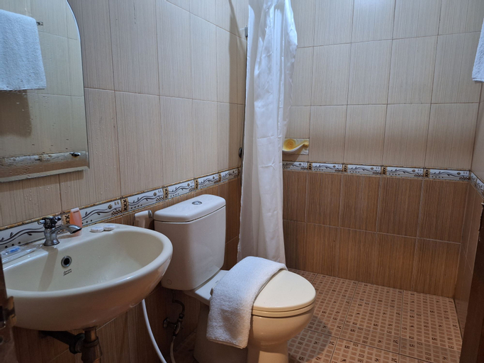 Bathroom 8