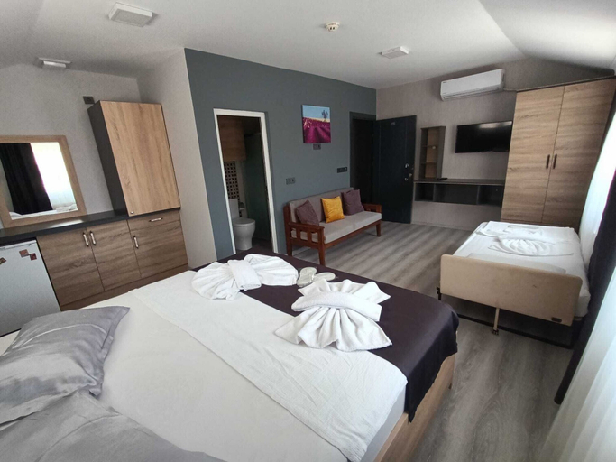 Bedroom 4, The Queens Apart, Merkez