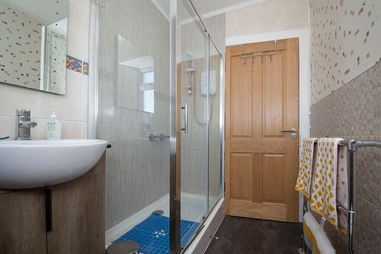 Bathroom 4, 27 Garenin, Eilean Siar