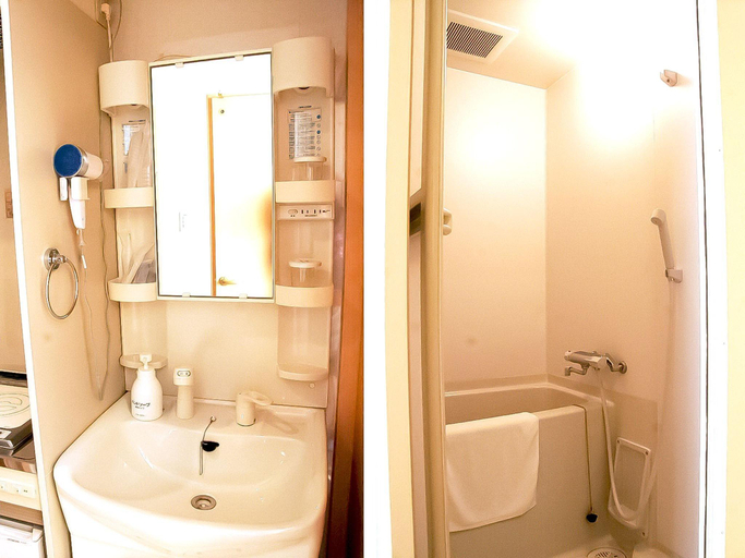Bathroom, Anan Station Hotel, Anan