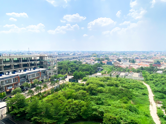Exterior & Views 5, Comfy and Homey Studio at Gateway Park LRT City Bekasi Apartment By Travelio, Bekasi